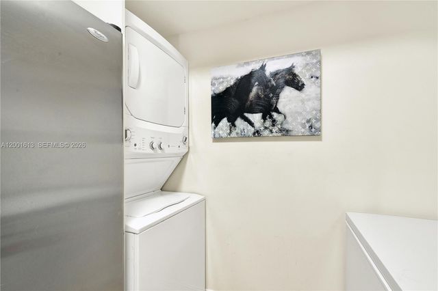 5077 NW 7th St 508, Miami, FL 33126