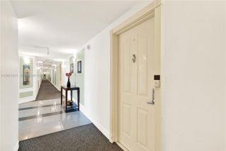 5077 NW 7th St 508, Miami, FL 33126