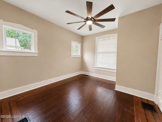 3908 Vermont Ave, Louisville, KY 40211