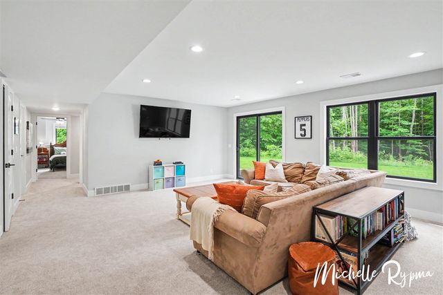 5812 Timber Bluff Trail, Fennville, MI 49408