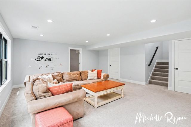 5812 Timber Bluff Trail, Fennville, MI 49408