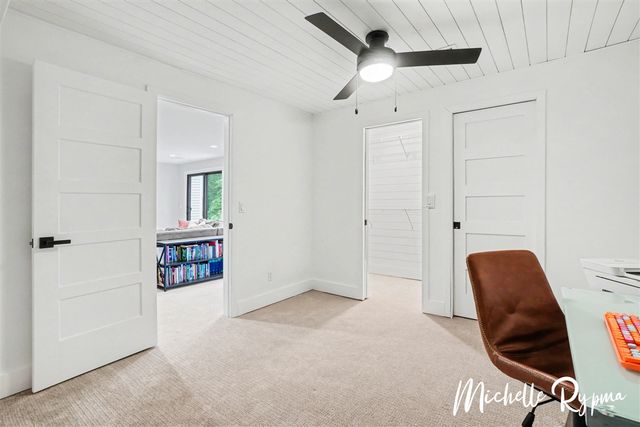 5812 Timber Bluff Trail, Fennville, MI 49408
