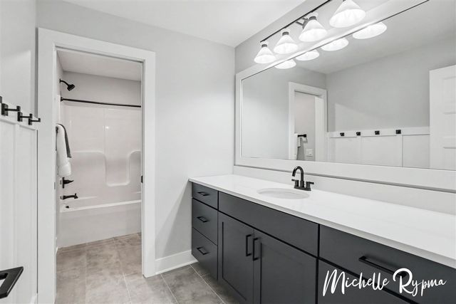 5812 Timber Bluff Trail, Fennville, MI 49408