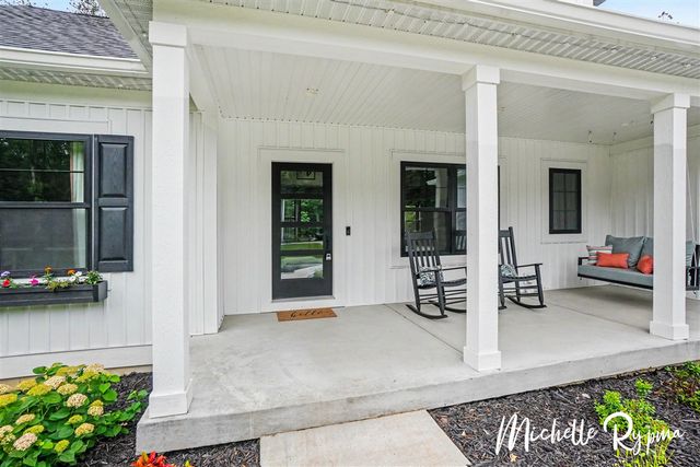 5812 Timber Bluff Trail, Fennville, MI 49408