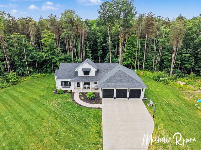 5812 Timber Bluff Trail, Fennville, MI 49408