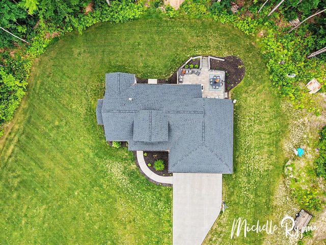 5812 Timber Bluff Trail, Fennville, MI 49408