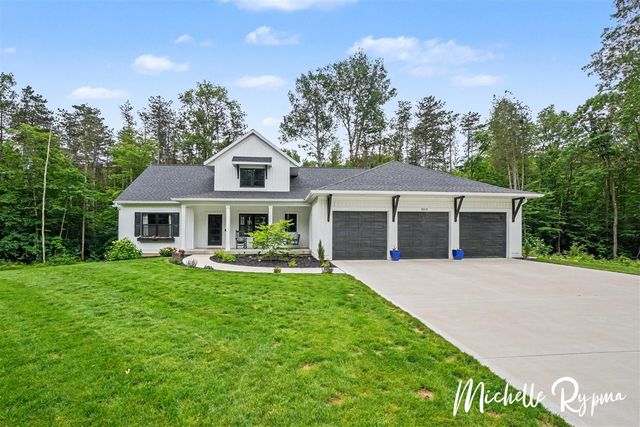 5812 Timber Bluff Trail, Fennville, MI 49408