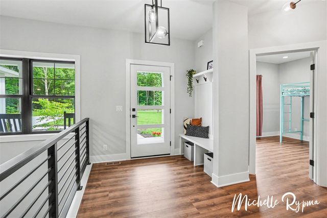 5812 Timber Bluff Trail, Fennville, MI 49408