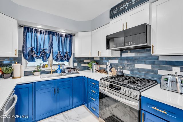 111 Greenwood Lane, Forked River, NJ 08731