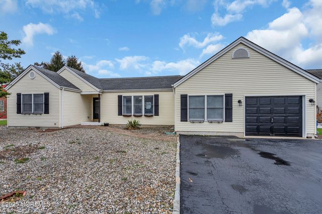 111 Greenwood Lane, Forked River, NJ 08731