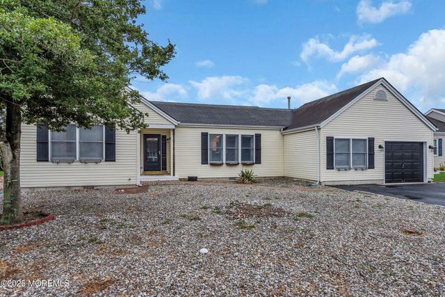 111 Greenwood Lane, Forked River, NJ 08731