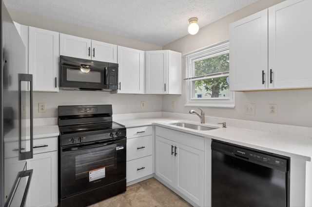 7894 Tuxford Court, 2E, Columbus, OH 43085