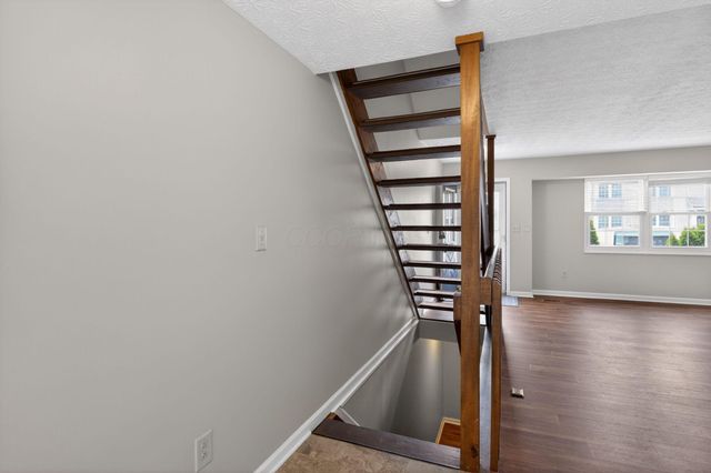 7894 Tuxford Court, 2E, Columbus, OH 43085