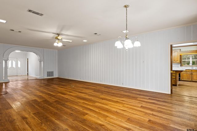 450 Johnson, Tatum, TX 75691