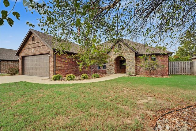 4405 W Canopy Meadows Drive, Rogers, AR 72758