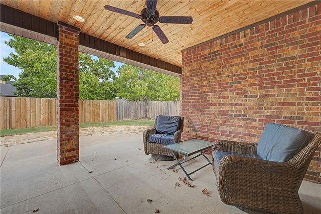 4405 W Canopy Meadows Drive, Rogers, AR 72758