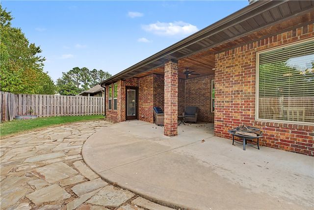 4405 W Canopy Meadows Drive, Rogers, AR 72758