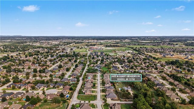 4405 W Canopy Meadows Drive, Rogers, AR 72758