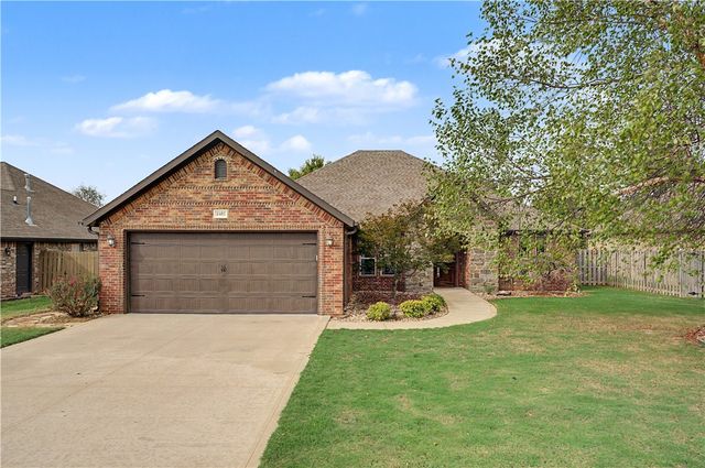 4405 W Canopy Meadows Drive, Rogers, AR 72758