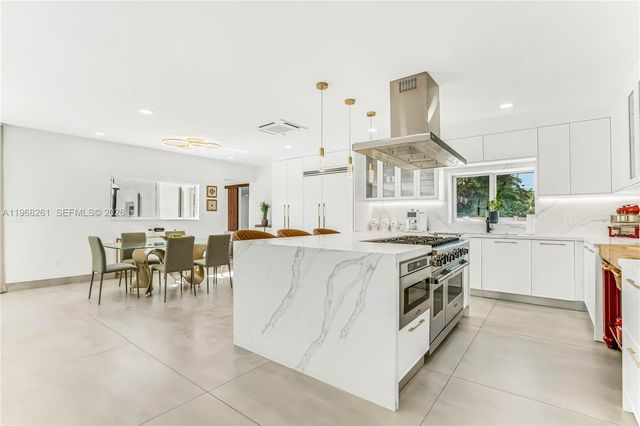 500 94th St, Surfside, FL 33154