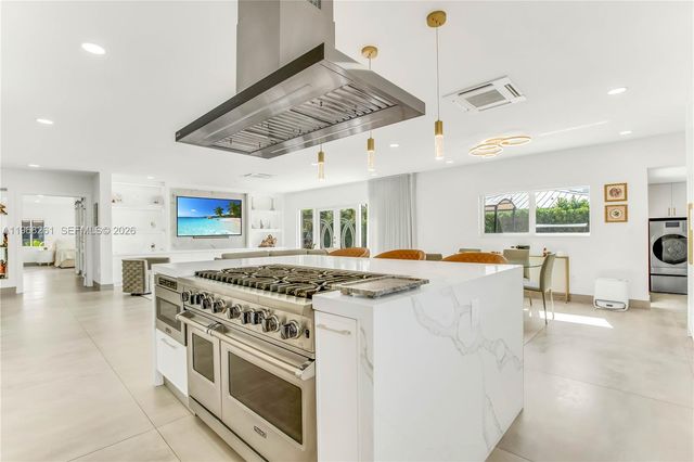 500 94th St, Surfside, FL 33154