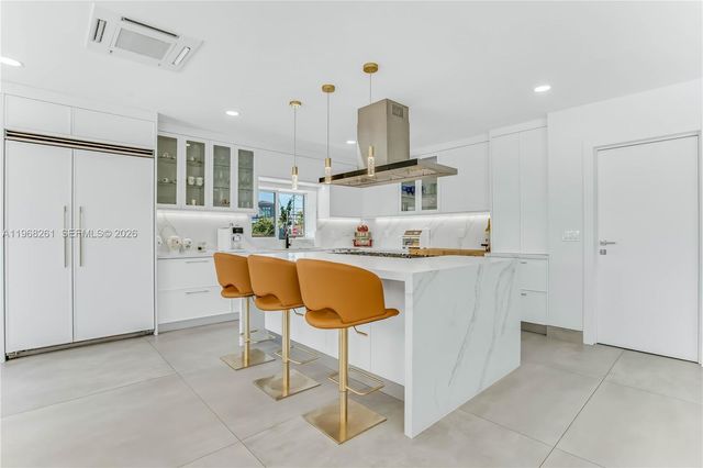 500 94th St, Surfside, FL 33154