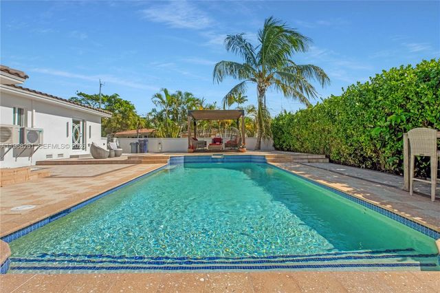 500 94th St, Surfside, FL 33154