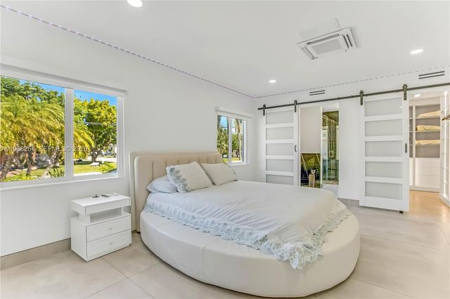 500 94th St, Surfside, FL 33154