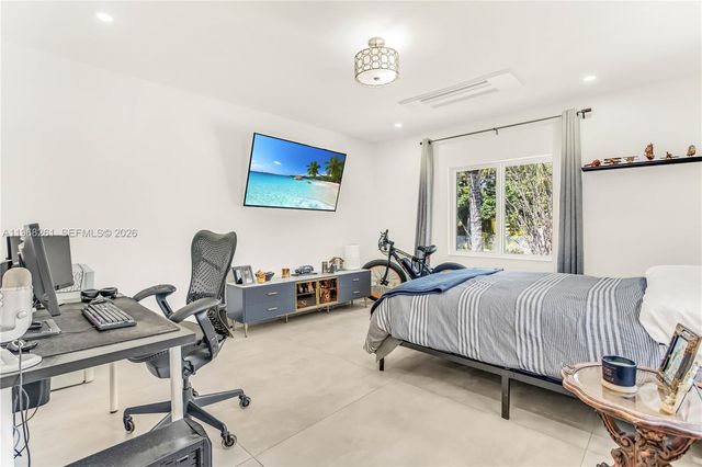 500 94th St, Surfside, FL 33154