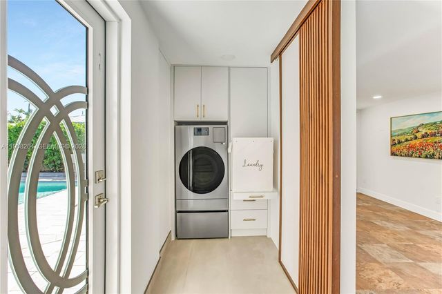 500 94th St, Surfside, FL 33154