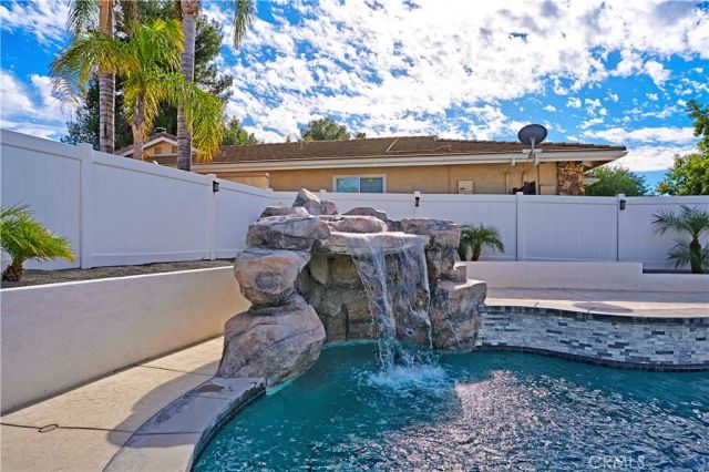 23138 Blue Bird Drive, Canyon Lake, CA 92587