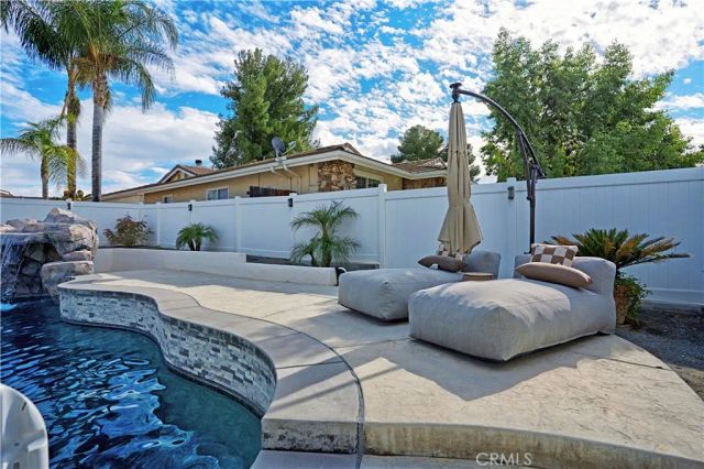 23138 Blue Bird Drive, Canyon Lake, CA 92587