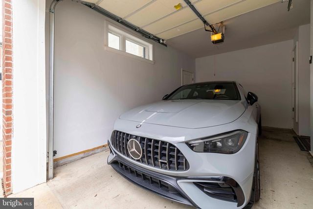 924 N 27TH ST, Philadelphia, PA 19130