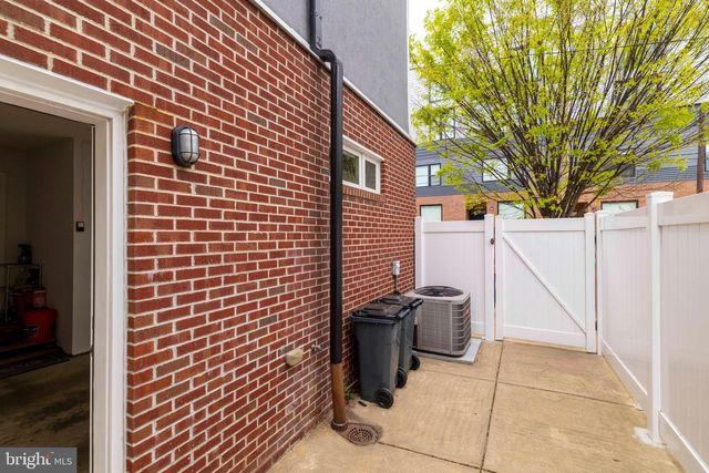 924 N 27TH ST, Philadelphia, PA 19130