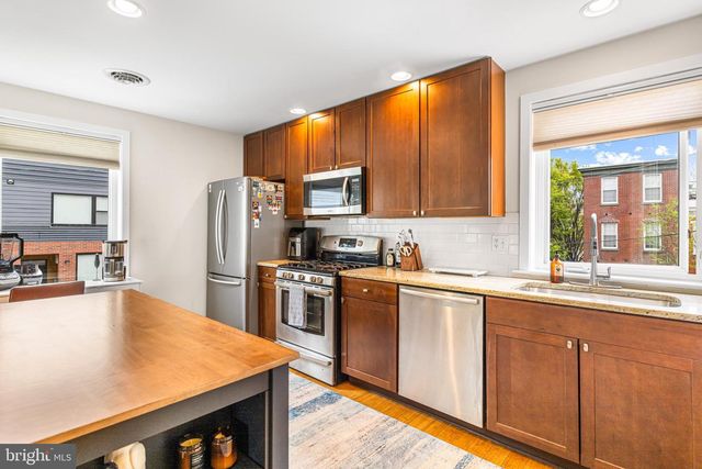 924 N 27TH ST, Philadelphia, PA 19130