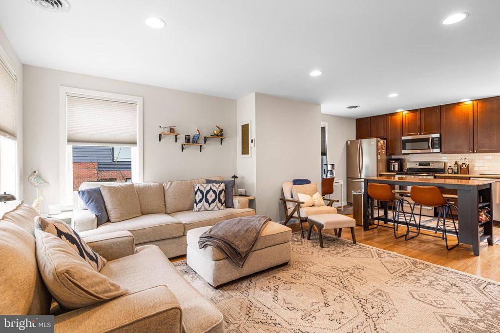 924 N 27TH ST, Philadelphia, PA 19130