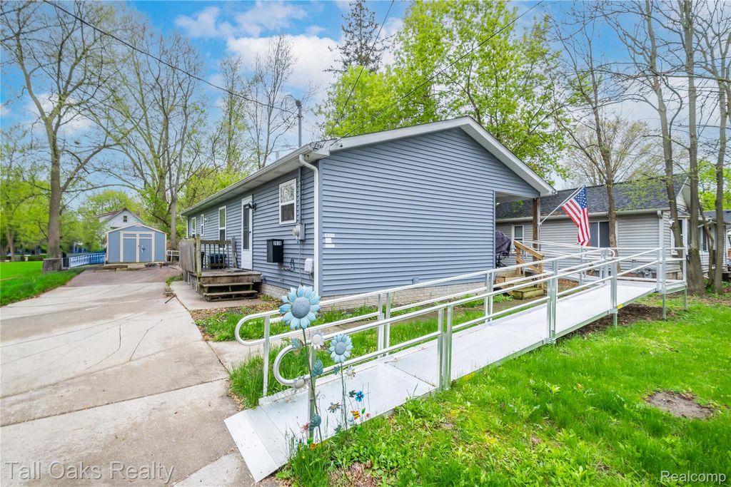 2616 Maryland Avenue, Flint, MI 48506