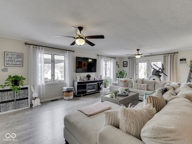 224 N Peterman Road, Greenwood, IN 46142