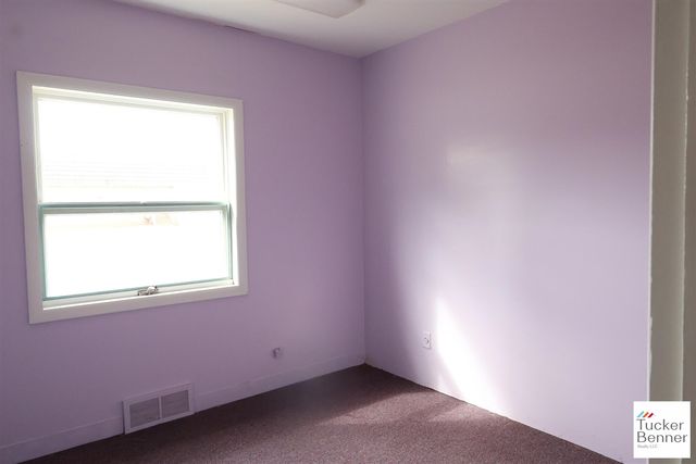 293 N 3rd Avenue, Fruitport, MI 49415