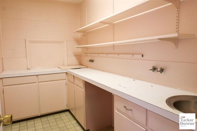 293 N 3rd Avenue, Fruitport, MI 49415