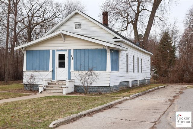 293 N 3rd Avenue, Fruitport, MI 49415