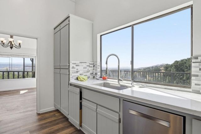 16620 Rustling Oak Lane, Morgan Hill, CA 95037