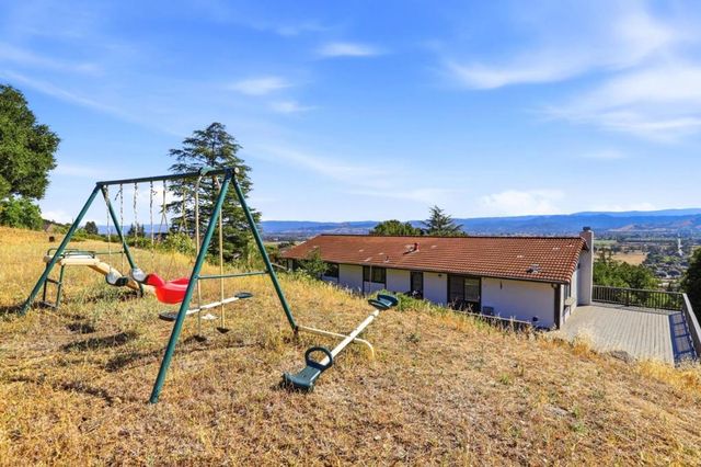 16620 Rustling Oak Lane, Morgan Hill, CA 95037
