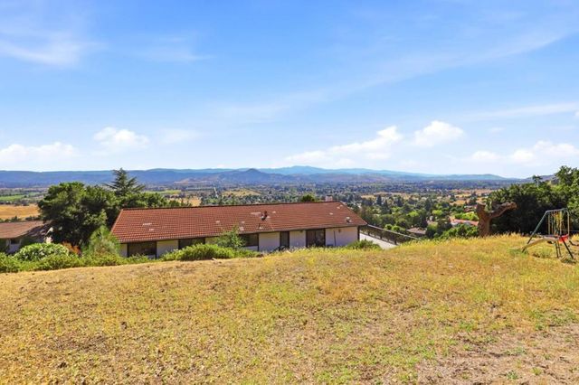 16620 Rustling Oak Lane, Morgan Hill, CA 95037