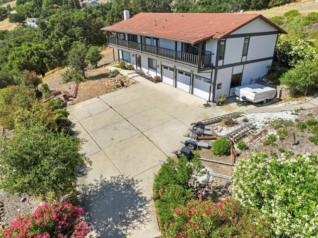 16620 Rustling Oak Lane, Morgan Hill, CA 95037