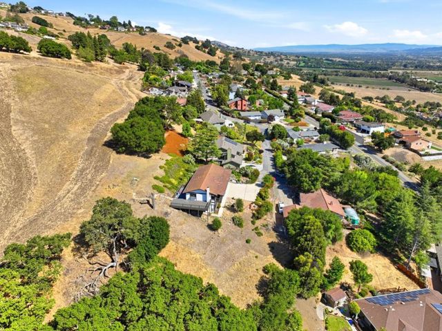16620 Rustling Oak Lane, Morgan Hill, CA 95037