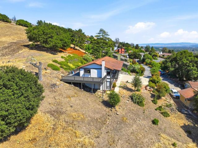 16620 Rustling Oak Lane, Morgan Hill, CA 95037