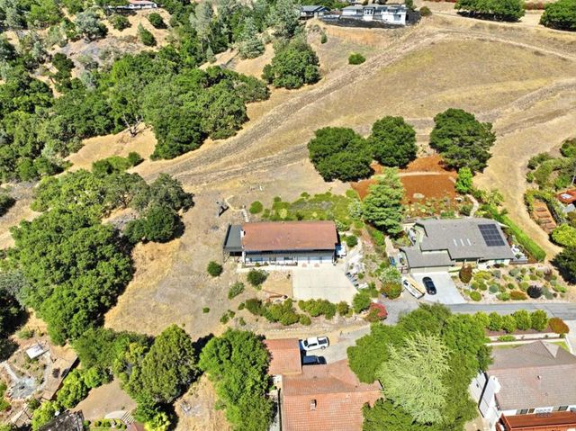 16620 Rustling Oak Lane, Morgan Hill, CA 95037