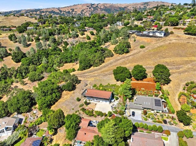 16620 Rustling Oak Lane, Morgan Hill, CA 95037