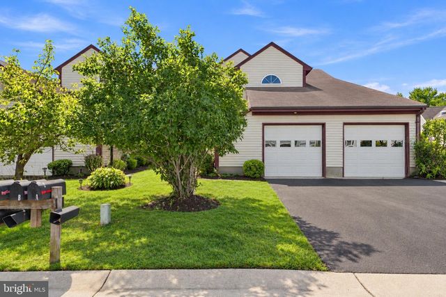 8 ROTHWELL DR, Monroe Township, NJ 08831